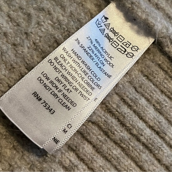 Max Studio Merino Wool Blend Cardigan Vest Sweater - Picture 10 of 10